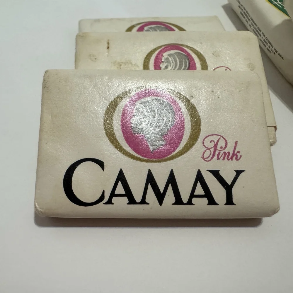Vtg Set Of 9 Hotel Bar Soaps Holiday Inn/Camay/Safeguard 1970s